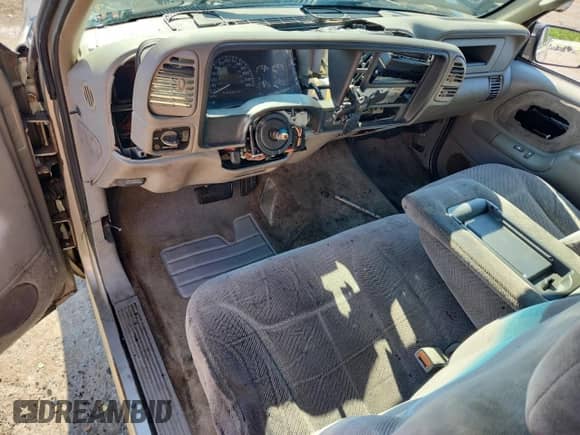 1999 Chevrolet Silverado 2500 with VIN 1GCGK29R4XF051160, listed as a Copart auction lot 67233005 with 226,759 mi miles and Salvage title. Bid and sale history available at DreamBid. Image 8.