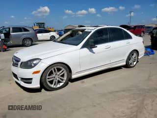 2013 Mercedes-Benz C 250 Sport с VIN WDDGF4HB6DR266494, выставлен на аукционе Copart как лот 85319435 с пробегом Не указан миль и Чистый • Clean title. История ставок и продаж доступна на DreamBid. Изображение 1.