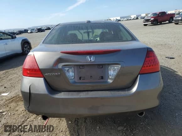 2006 Honda Accord EX-L z VIN 1HGCM66536A028645, wystawiony jako Copart lot #85949165 z przebiegiem 200 995 mil mil oraz Szkoda całkowita • Salvage title. Historia ofert i sprzedaży dostępna na DreamBid. Obrazek 6.