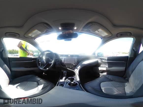 2019 Toyota Camry SE z VIN 4T1B11HK7KU778045, wystawiony jako IAAI lot #43079893 z przebiegiem 58 799 mil mil oraz . Historia ofert i sprzedaży dostępna na DreamBid. Obrazek 20.