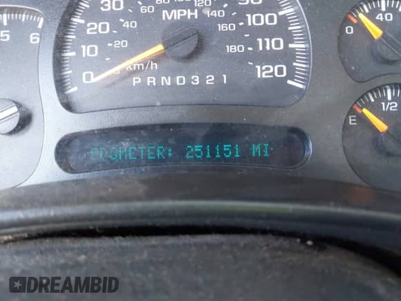 2006 Chevrolet Silverado 2500HD Work Truck z VIN 1GBHC24U46E137901, wystawiony jako IAAI lot #43286498 z przebiegiem 253 652 mil mil oraz . Historia ofert i sprzedaży dostępna na DreamBid. Obrazek 15.