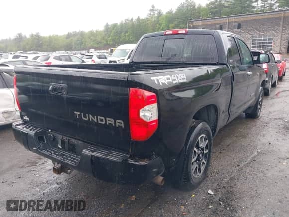 2016 Toyota Tundra Limited z VIN 5TFBY5F17GX544396, wystawiony jako IAAI lot #42294322 z przebiegiem 185 480 mil mil oraz . Historia ofert i sprzedaży dostępna na DreamBid. Obrazek 4.
