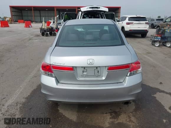 2012 Honda Accord LX z VIN 1HGCP2F36CA008724, wystawiony jako IAAI lot #43141929 z przebiegiem 135 766 mil mil oraz . Historia ofert i sprzedaży dostępna na DreamBid. Obrazek 16.