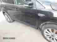 2017 Ford Escape Titanium z VIN 1FMCU9J90HUB07021, wystawiony jako IAAI lot #43492438 z przebiegiem 157 644 mil mil oraz . Historia ofert i sprzedaży dostępna na DreamBid. Obrazek 17.