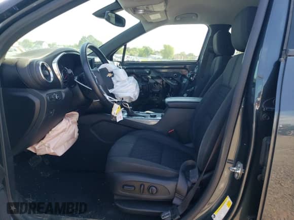 2019 Chevrolet Blazer z VIN 3GNKBGRS1KS675228, wystawiony jako Copart lot #56191905 z przebiegiem Nie podano mil oraz Szkoda całkowita • Salvage title. Historia ofert i sprzedaży dostępna na DreamBid. Obrazek 7.