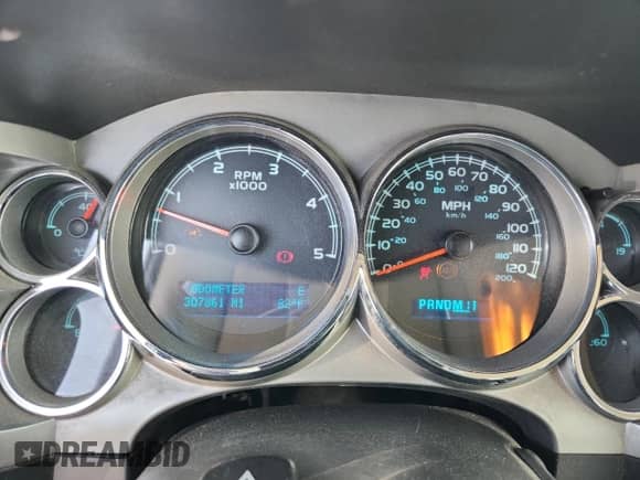 2011 Chevrolet Silverado 2500HD LT z VIN 1GC1KXC87BF125215, wystawiony jako Copart lot #80878025 z przebiegiem 307 861 mil mil oraz Szkoda całkowita • Salvage title. Historia ofert i sprzedaży dostępna na DreamBid. Obrazek 9.