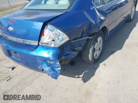 2006 Chevrolet Impala LT 3.5L z VIN 2G1WT55KX69302296, wystawiony jako IAAI lot #43452614 z przebiegiem 153 401 mil mil oraz . Historia ofert i sprzedaży dostępna na DreamBid. Obrazek 6.