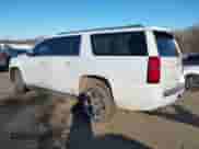 2017 Chevrolet Suburban Premier z VIN 1GNSCJKC8HR349936, wystawiony jako IAAI lot #41321102 z przebiegiem 131 594 mil mil oraz . Historia ofert i sprzedaży dostępna na DreamBid. Obrazek 3.