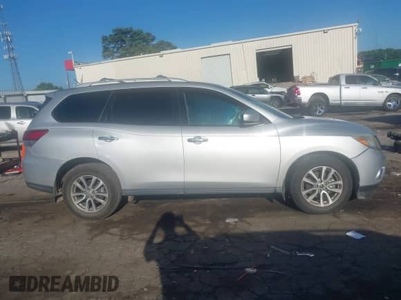 2015 Nissan Pathfinder S с VIN 5N1AR2MN0FC699161, выставлен на аукционе IAAI как лот 42734637 с пробегом 111 096 миль миль и . История ставок и продаж доступна на DreamBid. Изображение 13.