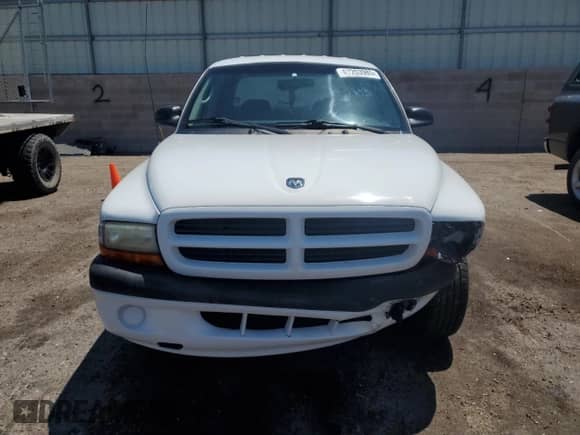 2001 Dodge Dakota Sport with VIN 1B7GL2AX61S222402, listed as a Copart auction lot 67203985 with 177,726 mi miles and Salvage title. Bid and sale history available at DreamBid. Image 5.