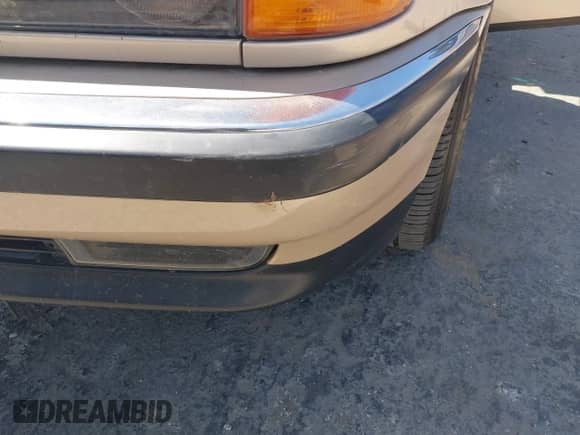 1998 BMW 7 Series 740i z VIN WBAGF8324WDL53042, wystawiony jako IAAI lot #42670339 z przebiegiem Nie podano mil oraz . Historia ofert i sprzedaży dostępna na DreamBid. Obrazek 6.