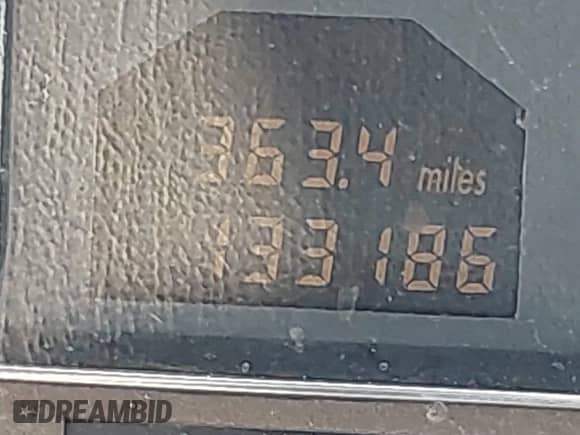 2000 Mercedes-Benz SL 500 with VIN WDBFA68F4YF189648, listed as a IAAI auction lot 42781274 with 133,186 mi miles and . Bid and sale history available at DreamBid. Image 16.