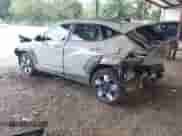 2025 Hyundai Kona SEL с VIN KM8HB3AB7SU246291, выставлен на аукционе IAAI как лот 43021281 с пробегом 7 942 миль миль и . История ставок и продаж доступна на DreamBid. Изображение 3.