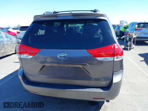 2012 Toyota Sienna LE с VIN 5TDKK3DCXCS261372, выставлен на аукционе IAAI как лот 43465941 с пробегом 89 026 миль миль и . История ставок и продаж доступна на DreamBid. Изображение 16.
