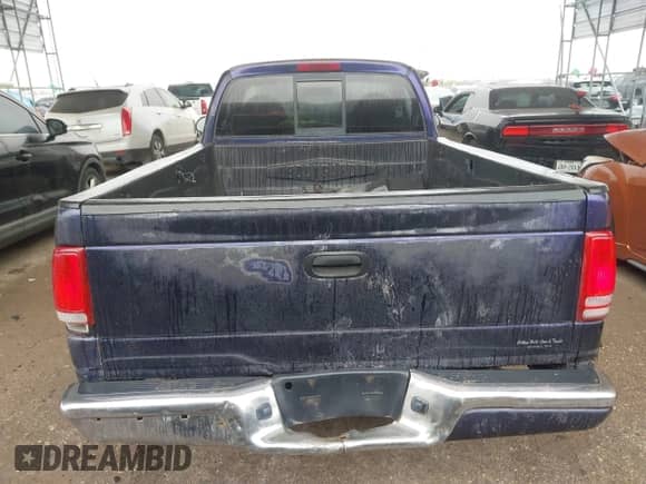 1998 Dodge Dakota SLT с VIN 1B7FL26Y3WS559713, выставлен на аукционе IAAI как лот 41055029 с пробегом 203 300 миль миль и . История ставок и продаж доступна на DreamBid. Изображение 16.