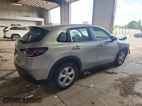 2025 Honda HR-V LX с VIN 3CZRZ2H35SM784080, выставлен на аукционе Copart как лот 80633335 с пробегом 3 055 миль миль и На запчасти • Non repairable. История ставок и продаж доступна на DreamBid. Изображение 3.