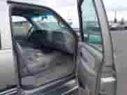 1999 Chevrolet Suburban с VIN 1GNFK16R0XJ496672, выставлен на аукционе IAAI как лот 43183068 с пробегом 215 341 миль миль и . История ставок и продаж доступна на DreamBid. Изображение 5.