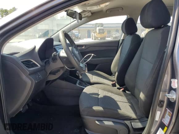 2019 Hyundai Accent SE с VIN 3KPC24A34KE062843, выставлен на аукционе Copart как лот 80708095 с пробегом 140 186 миль миль и Списание • Salvage title. История ставок и продаж доступна на DreamBid. Изображение 7.
