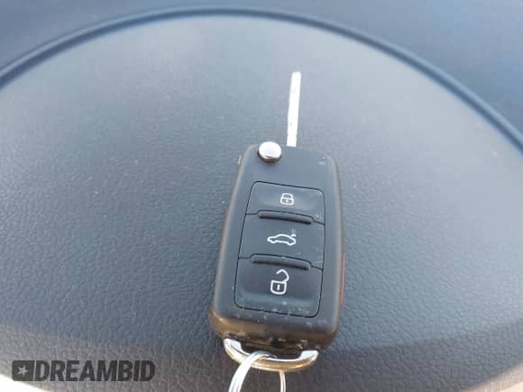 2016 Volkswagen Tiguan S with VIN WVGAV7AX6GW546573, listed as a IAAI auction lot 41672697 with 117,174 mi miles and . Bid and sale history available at DreamBid. Image 11.