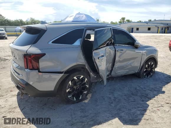 2025 Kia Sorento EX с VIN 5XYRH4JF2SG336739, выставлен на аукционе Copart как лот 62343515 с пробегом 12 531 миль миль и На запчасти • Non repairable. История ставок и продаж доступна на DreamBid. Изображение 3.