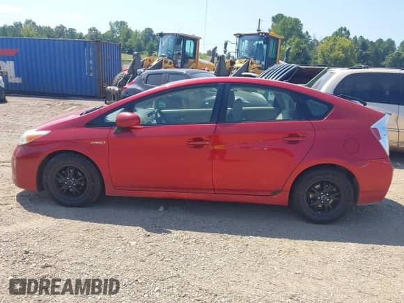 2013 Toyota Prius One with VIN JTDKN3DU8D0339703, listed as a IAAI auction lot 42993106 with 26,604 mi miles and . Bid and sale history available at DreamBid. Image 14.