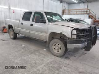 2005 Chevrolet Silverado 2500HD LT with VIN 1GCHK23265F842027, listed as a IAAI auction lot 41047916 with 229,478 mi miles and . Bid and sale history available at DreamBid. Image 1.