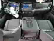 2023 Chevrolet Silverado 1500 z VIN 1GCPADE86PZ321242, wystawiony jako Copart lot #77026824 z przebiegiem 7 400 mil mil oraz Szkoda całkowita • Salvage title. Historia ofert i sprzedaży dostępna na DreamBid. Obrazek 8.