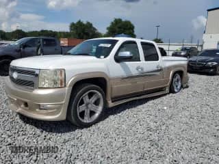 2007 Chevrolet Silverado 1500 2LT with VIN 3GCEC13J07G519269, listed as a Copart auction lot 62768295 with 115,845 mi miles and Salvage title. Bid and sale history available at DreamBid. Image 1.
