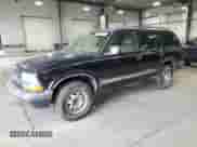 1998 Chevrolet Blazer LT z VIN 1GNDT13W3W2139171, wystawiony jako Copart lot #50983195 z przebiegiem 157 580 mil mil oraz Czysty tytuł • Clean title. Historia ofert i sprzedaży dostępna na DreamBid. Obrazek 1.
