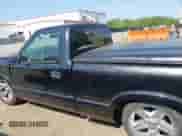 1998 Chevrolet S-10 LS с VIN 1GCCS1446W8213569, выставлен на аукционе IAAI как лот 42165973 с пробегом Не указан миль и . История ставок и продаж доступна на DreamBid. Изображение 14.