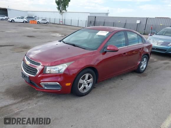 2016 Chevrolet Cruze LT z VIN 1G1PE5SB0G7141592, wystawiony jako IAAI lot #43494128 z przebiegiem 122 258 mil mil oraz . Historia ofert i sprzedaży dostępna na DreamBid. Obrazek 2.