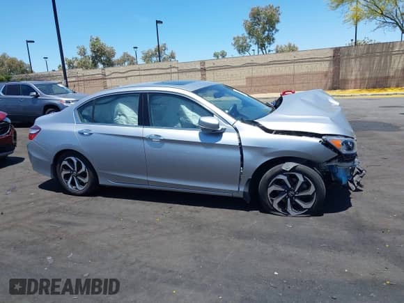 2017 Honda Accord EX-L z VIN 1HGCR3F88HA039685, wystawiony jako IAAI lot #42517978 z przebiegiem Nie podano mil oraz . Historia ofert i sprzedaży dostępna na DreamBid. Obrazek 13.