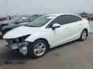 2017 Chevrolet Cruze LT с VIN 3G1BE5SM0HS554398, выставлен на аукционе IAAI как лот 43107966 с пробегом 92 811 миль миль и . История ставок и продаж доступна на DreamBid. Изображение 18.