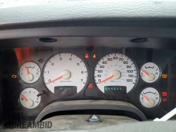 2004 Dodge 1500 SLT with VIN 1D7HU18D24S729413, listed as a Copart auction lot 70360735 with 161,472 mi miles and Salvage title. Bid and sale history available at DreamBid. Image 9.