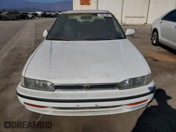 1993 Honda Accord LX z VIN JHMCB7651PC017612, wystawiony jako Copart lot #73041854 z przebiegiem 334 877 mil mil oraz Czysty tytuł • Clean title. Historia ofert i sprzedaży dostępna na DreamBid. Obrazek 5.