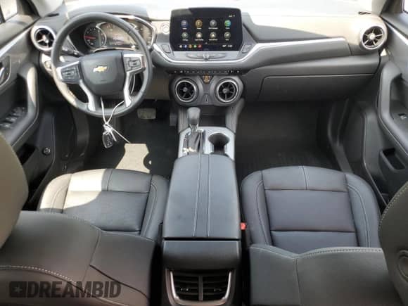 2024 Chevrolet Blazer LT z VIN 3GNKBDR46RS196670, wystawiony jako Copart lot #66184465 z przebiegiem 30 432 mil mil oraz Nie do naprawy • Non repairable. Historia ofert i sprzedaży dostępna na DreamBid. Obrazek 8.