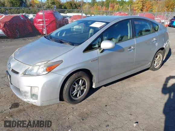 2010 Toyota Prius III with VIN JTDKN3DU1A0019375, listed as a IAAI auction lot 43471284 with 249,087 mi miles and . Bid and sale history available at DreamBid. Image 2.