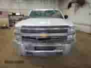 2015 Chevrolet Silverado 2500HD Work Truck z VIN 1GC1KUEG5FF652954, wystawiony jako Copart lot #56283235 z przebiegiem 235 014 mil mil oraz Szkoda całkowita • Salvage title. Historia ofert i sprzedaży dostępna na DreamBid. Obrazek 5.