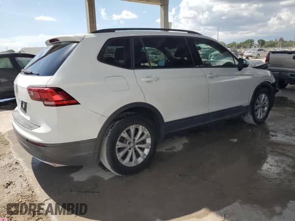 2019 Volkswagen Tiguan S с VIN 3VV1B7AX5KM086779, выставлен на аукционе Copart как лот 69936035 с пробегом 71 647 миль миль и На запчасти • Non repairable. История ставок и продаж доступна на DreamBid. Изображение 3.