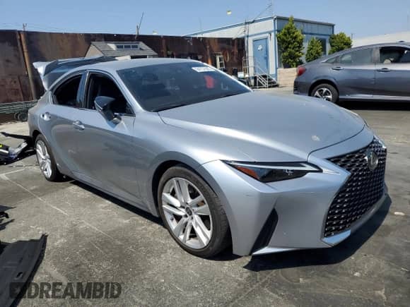 2022 Lexus IS 300 z VIN JTHAA1D26N5119540, wystawiony jako Copart lot #64757845 z przebiegiem 49 182 mil mil oraz Szkoda całkowita • Salvage title. Historia ofert i sprzedaży dostępna na DreamBid. Obrazek 4.