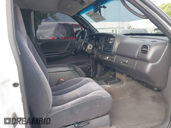2000 Dodge Dakota Sport with VIN 1B7GL22ZXYS526021, listed as a IAAI auction lot 42153004 with 67,542 mi miles and . Bid and sale history available at DreamBid. Image 5.