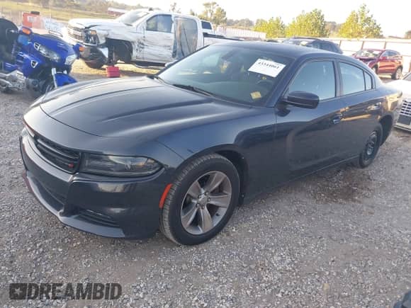2016 Dodge Charger SXT z VIN 2C3CDXHG6GH355485, wystawiony jako IAAI lot #43344061 z przebiegiem 102 080 mil mil oraz . Historia ofert i sprzedaży dostępna na DreamBid. Obrazek 2.