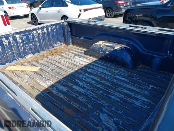 1992 Dodge Dakota SLT z VIN 1B7FL26X9NS643377, wystawiony jako IAAI lot #42844829 z przebiegiem 191 961 mil mil oraz . Historia ofert i sprzedaży dostępna na DreamBid. Obrazek 8.