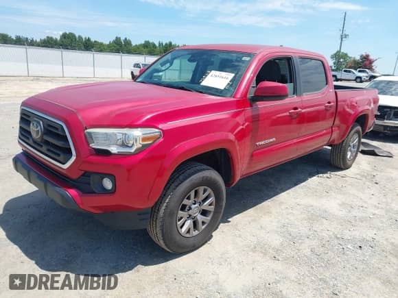 2018 Toyota Tacoma SR5 с VIN 3TMBZ5DN4JM013611, выставлен на аукционе IAAI как лот 42851616 с пробегом 78 104 миль миль и . История ставок и продаж доступна на DreamBid. Изображение 17.