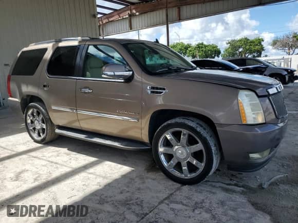 2007 Cadillac Escalade with VIN 1GYEC63897R339244, listed as a Copart auction lot 85378395 with 207,691 mi miles and Salvage title. Bid and sale history available at DreamBid. Image 4.