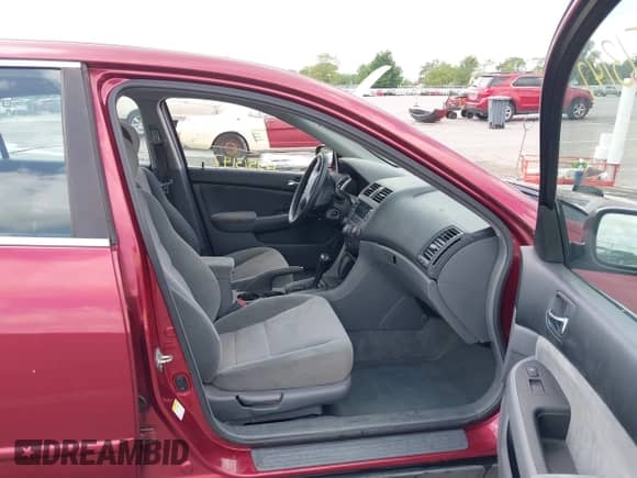 2004 Honda Accord LX z VIN 1HGCM66394A085086, wystawiony jako IAAI lot #42513147 z przebiegiem 199 275 mil mil oraz . Historia ofert i sprzedaży dostępna na DreamBid. Obrazek 5.