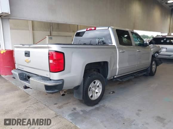 2018 Chevrolet Silverado 1500 LT с VIN 3GCPCREC3JG577101, выставлен на аукционе IAAI как лот 43424246 с пробегом 107 163 миль миль и . История ставок и продаж доступна на DreamBid. Изображение 4.