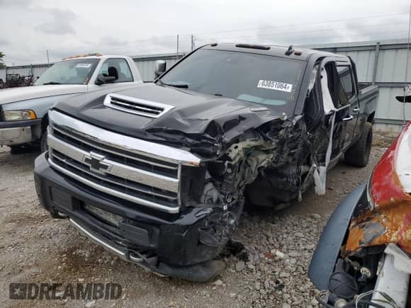 2018 Chevrolet Silverado 3500HD High Country с VIN 1GC4K1EY9JF126601, выставлен на аукционе Copart как лот 70416704 с пробегом 130 883 миль миль и На запчасти • Non repairable. История ставок и продаж доступна на DreamBid. Изображение 1.