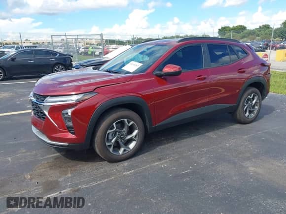 2025 Chevrolet Trax LT with VIN KL77LHEP2SC204226, listed as a IAAI auction lot 43130263 with 764 mi miles and . Bid and sale history available at DreamBid. Image 17.