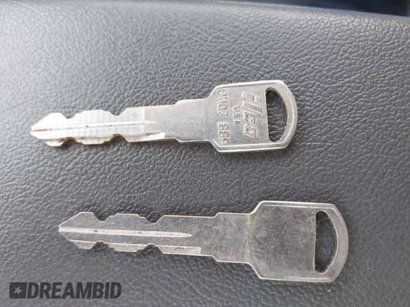 2005 Chevrolet Astro Cargo z VIN 1GCDM19X75B113130, wystawiony jako IAAI lot #42027938 z przebiegiem Nie podano mil oraz . Historia ofert i sprzedaży dostępna na DreamBid. Obrazek 11.